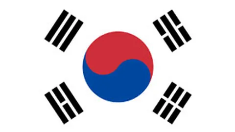 国足与澳大利亚交锋半场战报：控球率领先，射门与射正数据待揭晓